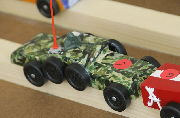 Pinewood-Derby-072.jpg
