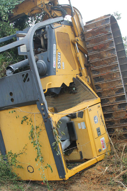 Bulldozer-Accident-18.jpg