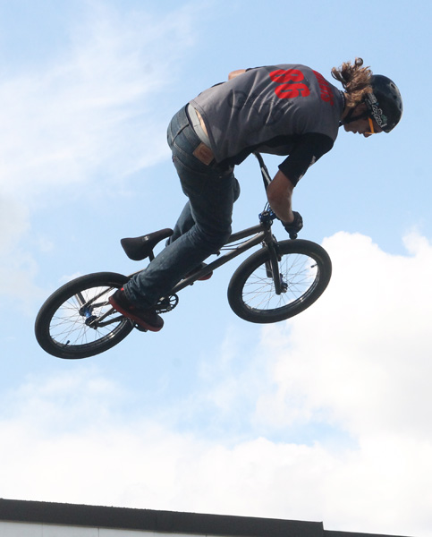 BMX-Red-Ribbon-021