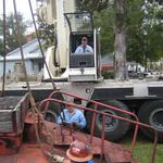 The job of unfastening the cables marks the final steps in today's work.