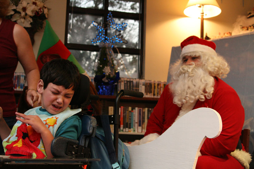 librarychristmas241.jpg