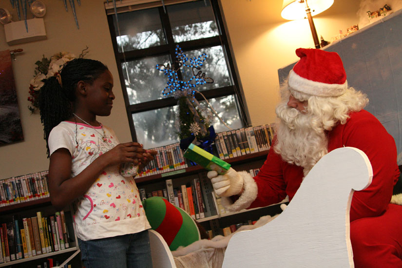 librarychristmas253.jpg