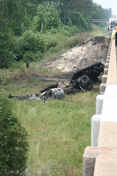 I-65-Truck-Crash36.jpg