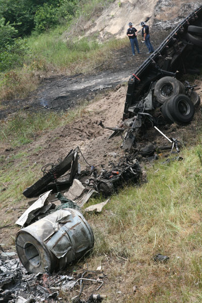 I-65-Truck-Crash37.jpg