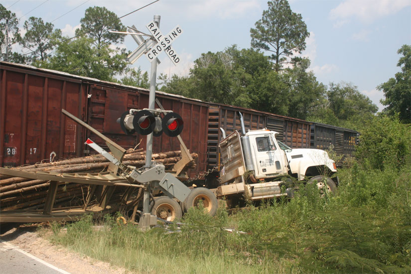 Train-Truck-Wreck10.jpg