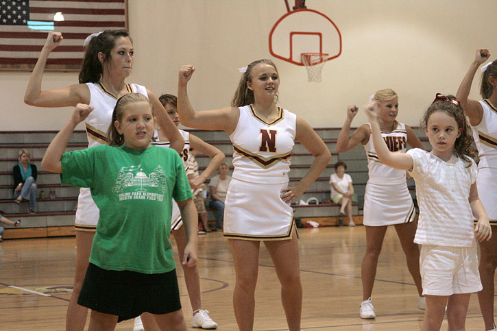 NHSminiCheerleaders42.jpg