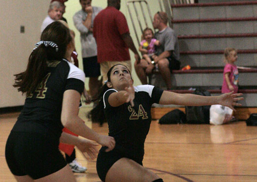 NHS-Volleyball-Catholic-24.jpg