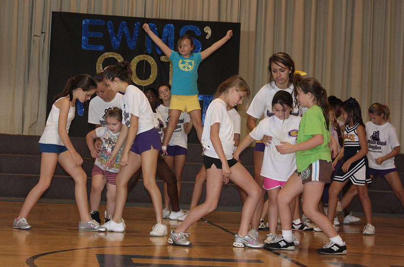 EWMS-Mini-Cheerleaders-22.jpg