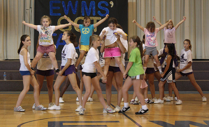 EWMS-Mini-Cheerleaders-25.jpg