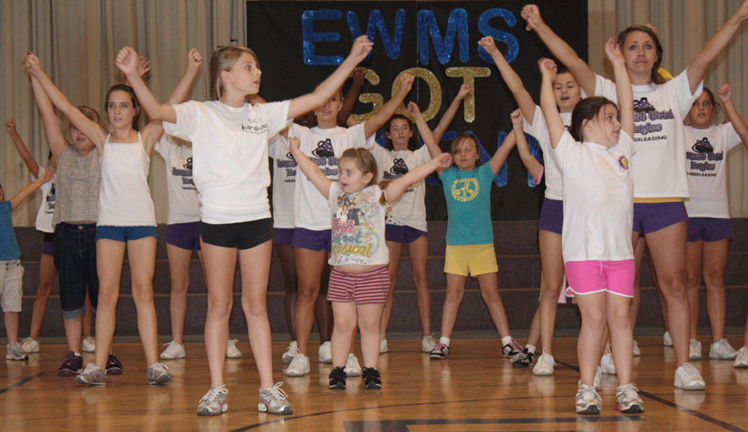 EWMS-Mini-Cheerleaders-41.jpg