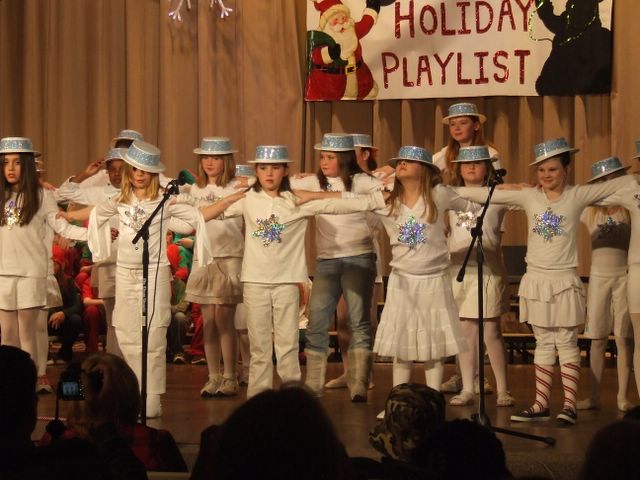 byrneville3rdthrough5thchristmasplay_138.jpg