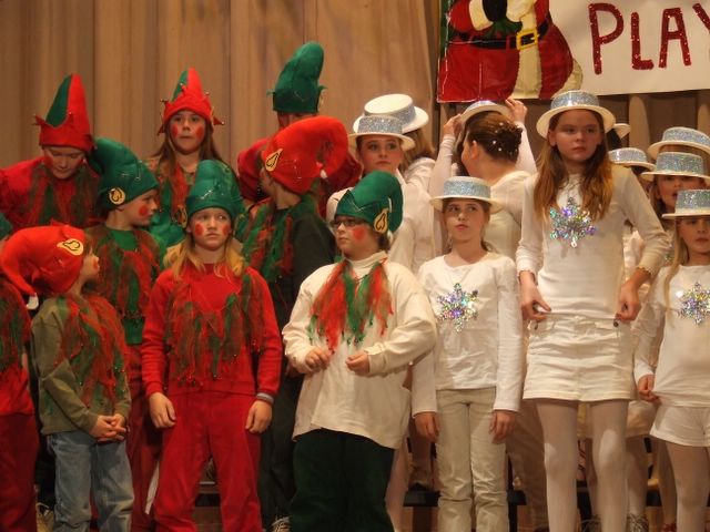 byrneville3rdthrough5thchristmasplay_162.jpg