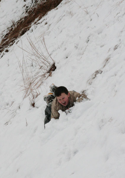 2010-snow-hwy21-snow-sledding-34.jpg