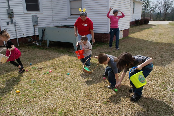 Bratt-AOG-Egg-Hunt-038.jpg