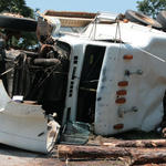 Logs-Truck-Wreck-025.jpg