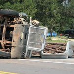 Logs-Truck-Wreck-037.jpg