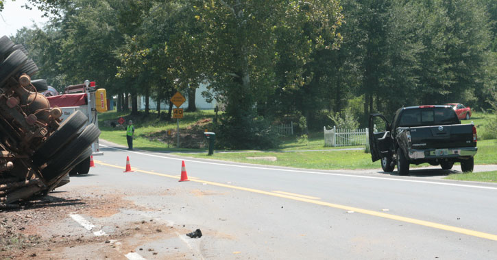 Logs-Truck-Wreck-045.jpg