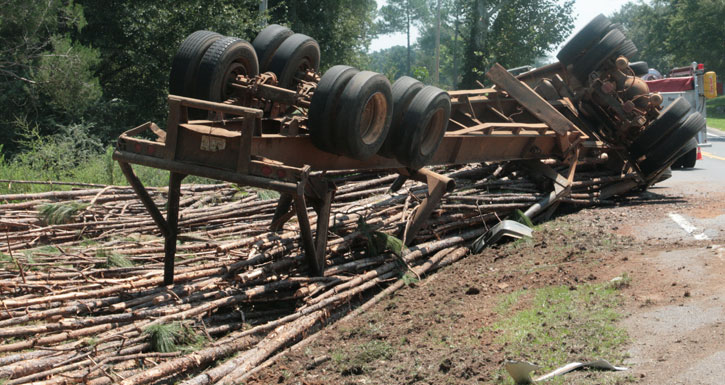 Logs-Truck-Wreck-050.jpg
