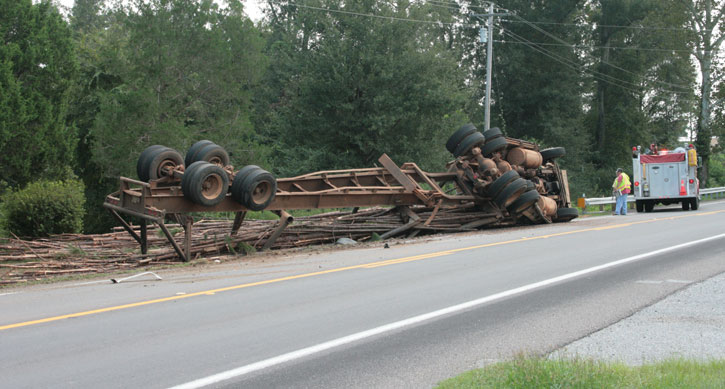 Logs-Truck-Wreck-051.jpg