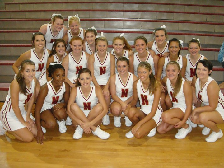 NHS Cheerleaders Ready For 1st Day Routine