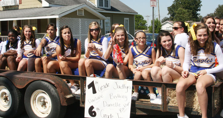 NHS-Homecoming-Parade-211.jpg