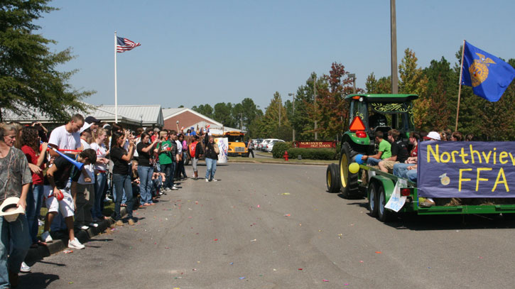 NHS-Homecoming-Parade-405.jpg