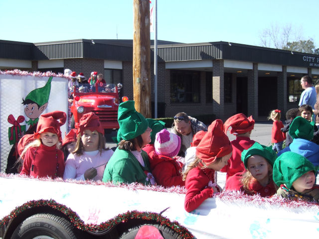 sm.2010 Jay Christmas parade and fest 058.JPG