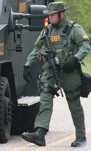 SWAT-Standoff-037.jpg