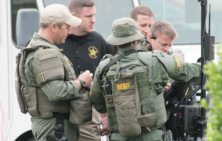 SWAT-Standoff-050.jpg