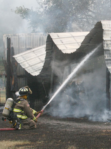 Molino-Barn-Fire-028.jpg