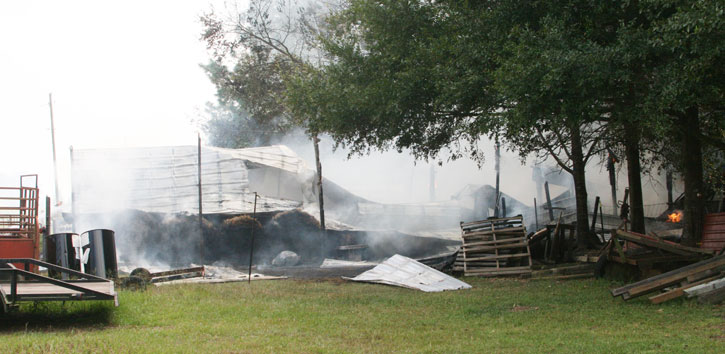 Molino-Barn-Fire-040.jpg