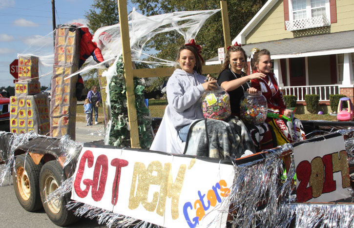 NHS-Homecoming-Parade-0317.jpg