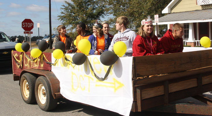 NHS-Homecoming-Parade-0318.jpg