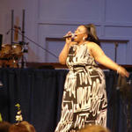 ewMandisa and her God given voice