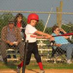 Braxton Edwards gets a hit that puts him on first