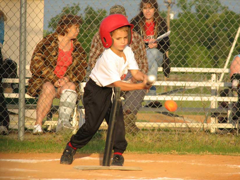 Keaton Brown hits and makes a run for 1st
