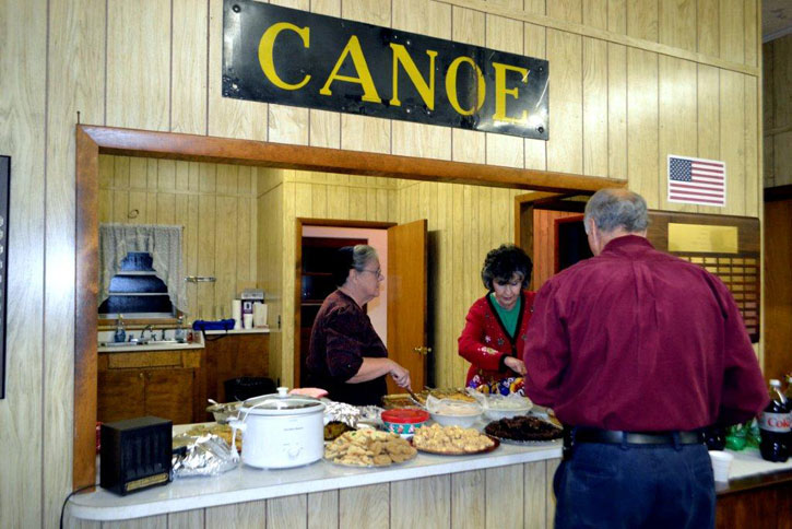 Canoe-Christmas-2011-006.jpg