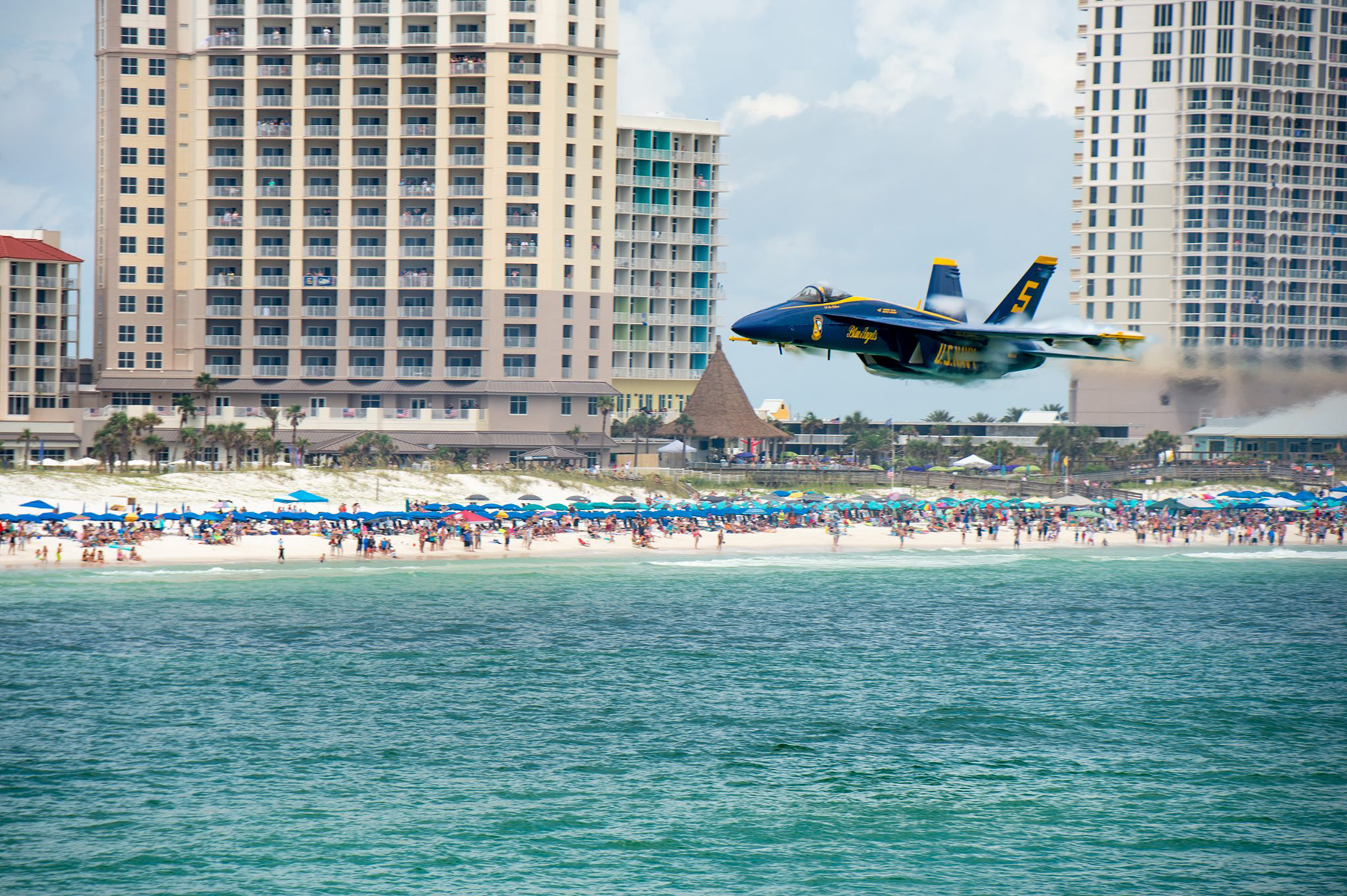 Must See Amazing Photos Fly With The Blue Angels Over Pensacola Beach