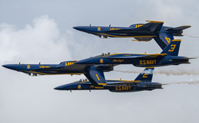 Over 120,000 Attend Friday Blue Angels Homecoming Show (With Gallery)